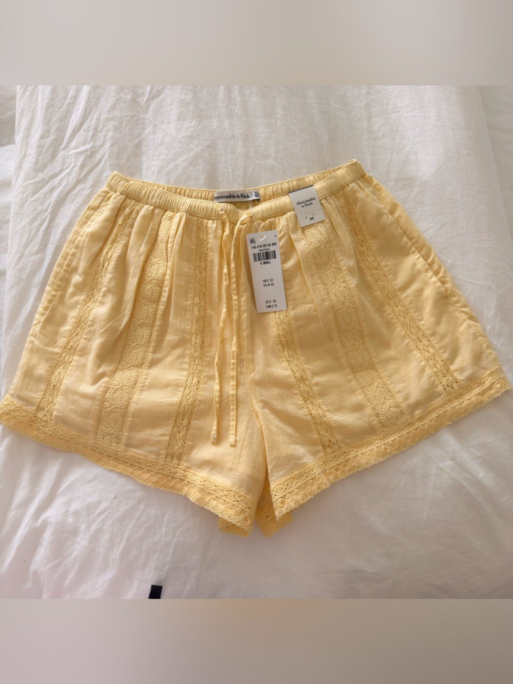 Abercrombie & Fitch Pale Yellow Lace-Trim Shorts